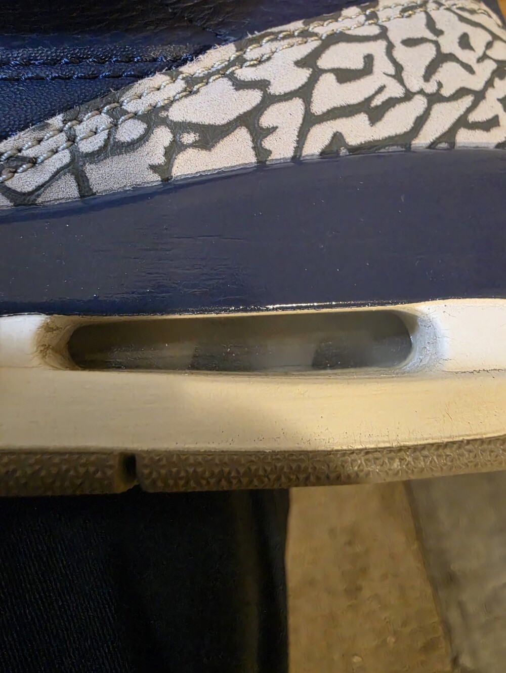 FOR SALE AIR JORDAN RETRO 3 "GEORGETOWN" NAVY SIZE 10. - Picture 10 of 16